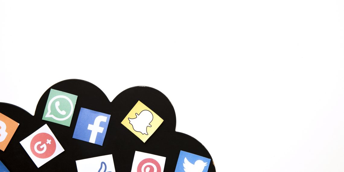 Penyebab dan Dampak Negatif Flexing di Media Sosial