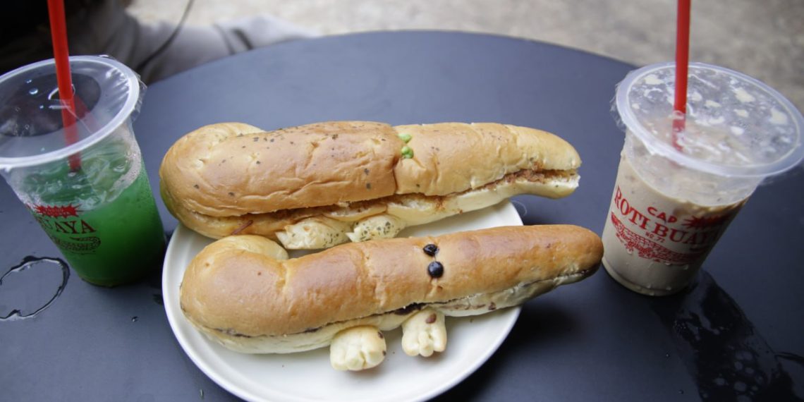 Buaya yang setia, Ya! Cap Roti Buaya