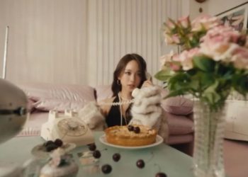 Dita Karang Buka Lembar Baru Lewat Lagu Love So Sweet