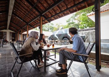 Ngopi di Museum? Cenghar Kopi Bandung Bikin Pengalaman Jadi Unik Abis!