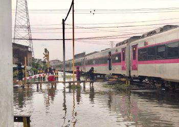 Rel Terendam, KAI Daop 3 Cirebon Alihkan Rute Kereta via Selatan