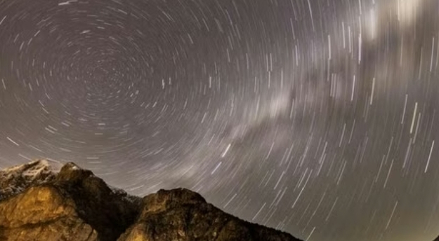 Fenomena Langit November 2025, Ada Supermoon Terbesar dan Hujan Meteor